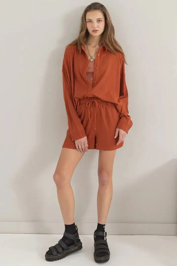 CRINKLE KNIT SHIRT AND SHORTS SET