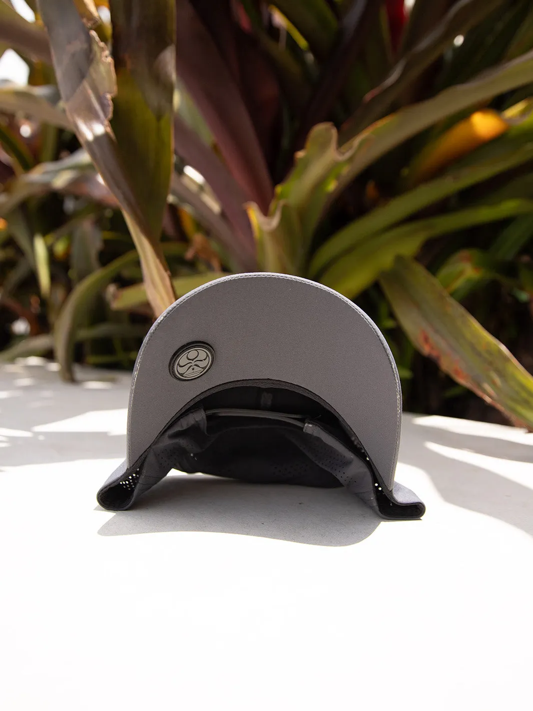 HIC HAWAII PERFORMANCE TRUCKER - CHARCOAL GRAY