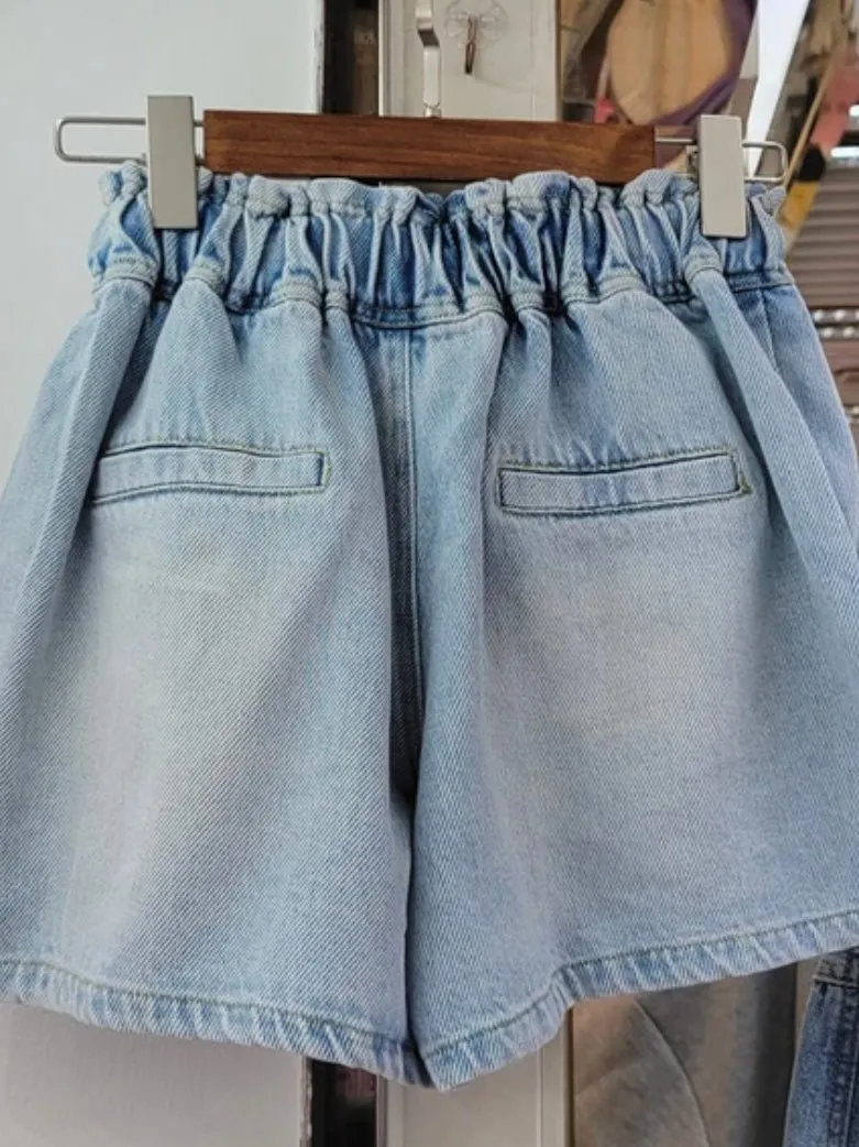 Light blue flowers embroidered shorts pants