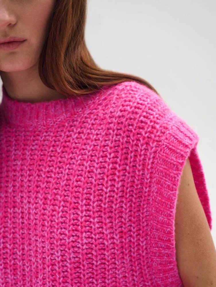 W W- Cashmere Air Plush Ribbed Vest in Pink Marl